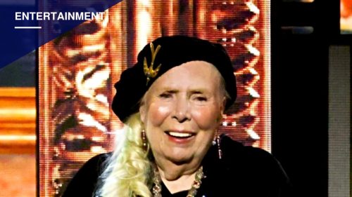 Joni Mitchell Becomes U.S. Citizen After 62 Years in the Country