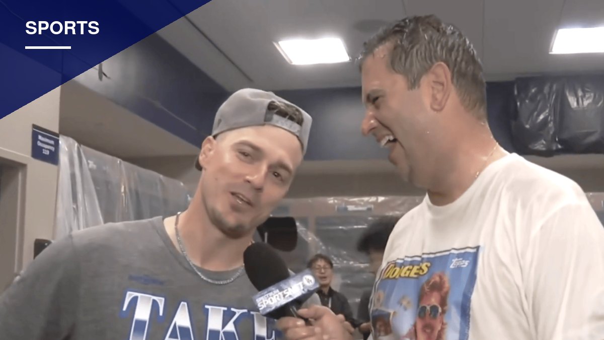 Kiké Hernández Soaks Reporters as Dodgers Celebrate NLCS Trip